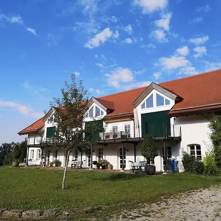 Apartment Gutshof In Seenaehe