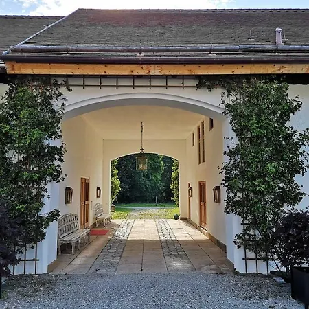 Gutshof In Seenaehe *