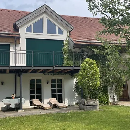 Gutshof In Seenaehe * Dießen am Ammersee